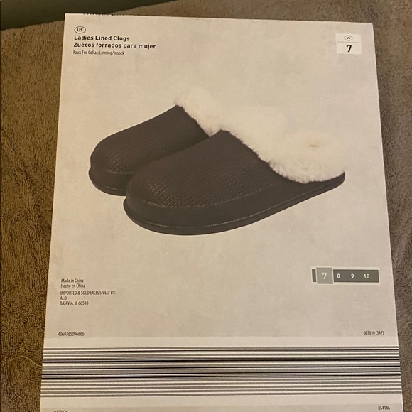 Clogs - Picture 7 of 9